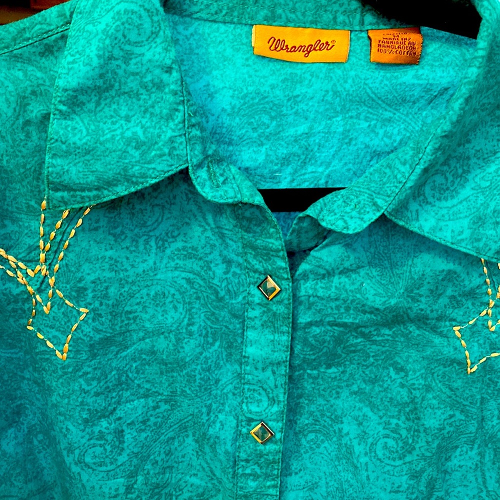 Wrangle button down shirt - size M